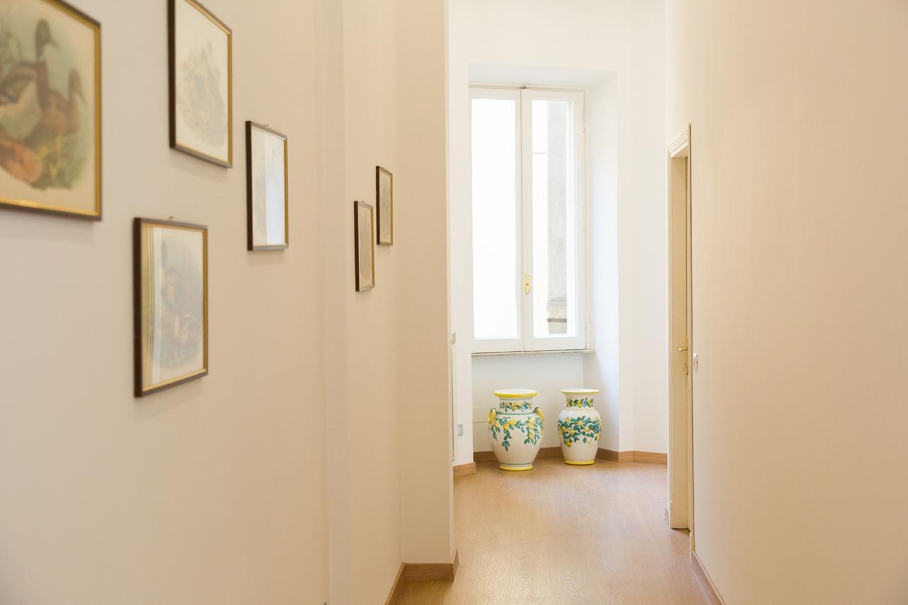 Prestigious Via Barberini Rom