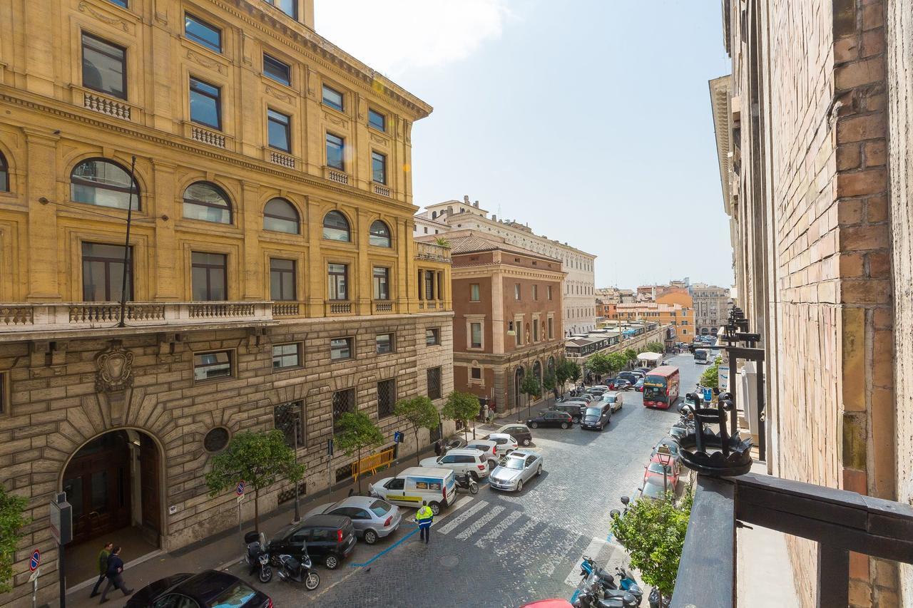 Prestigious Via Barberini Apartment Rom