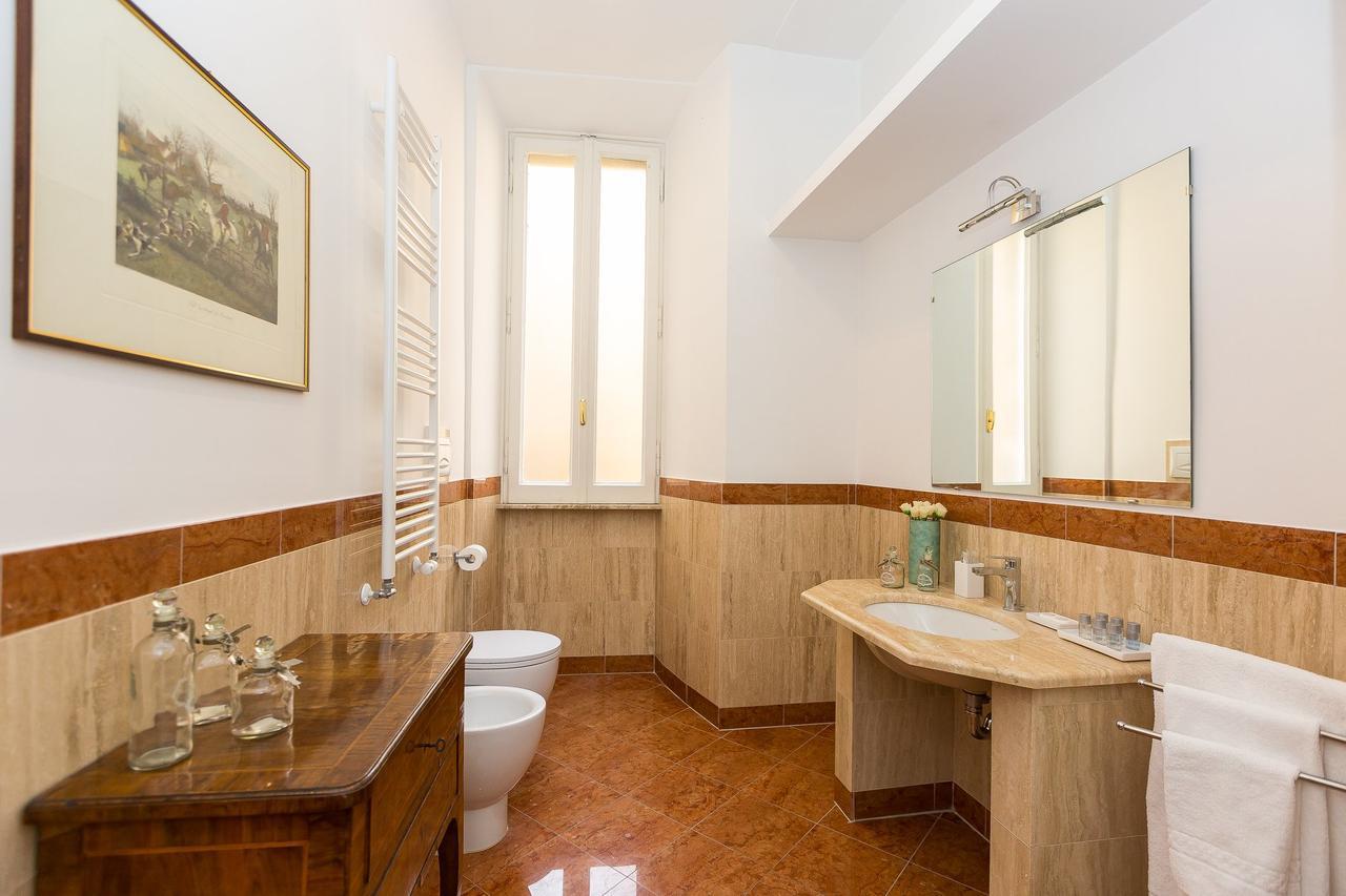 Prestigious Via Barberini Appartamento *