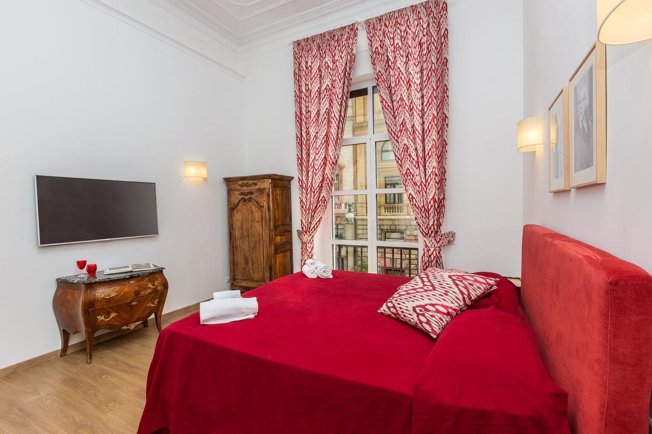 Prestigious Via Barberini Appartamento *